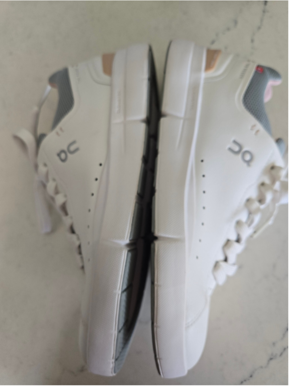On The Roger Advantage White Rose Sneakers Women's US 8 EU 39 Style 48.99454 - Picture 8 of 8